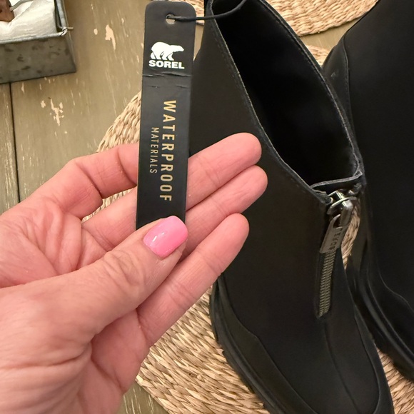 NWT Leather Lace-Up Boots
Women's  Sorel Black Heeled Ankle Boots size 9 - Picture 3 of 13